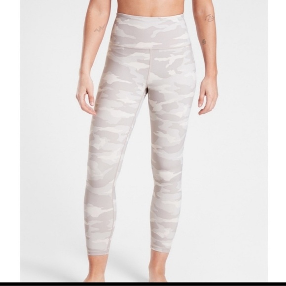 Athleta Elation Camo 7/8 Tight - Picture 1 of 9